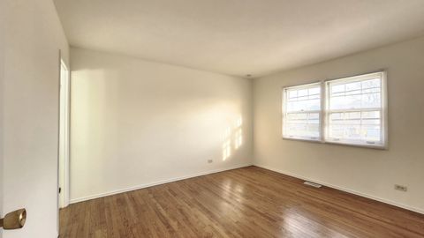 Tiny photo for 1360 Devonshire Lane, Hoffman Estates, IL 60169 (MLS # 12548114)