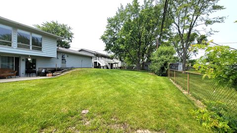 Tiny photo for 1360 Devonshire Lane, Hoffman Estates, IL 60169 (MLS # 12548114)