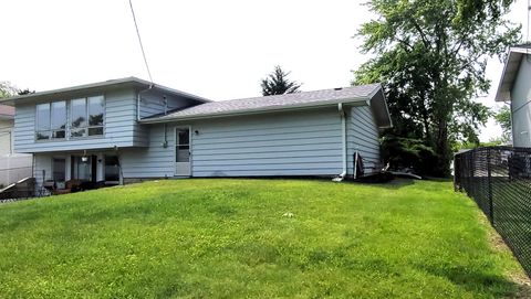 Tiny photo for 1360 Devonshire Lane, Hoffman Estates, IL 60169 (MLS # 12548114)