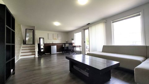 Tiny photo for 1360 Devonshire Lane, Hoffman Estates, IL 60169 (MLS # 12548114)