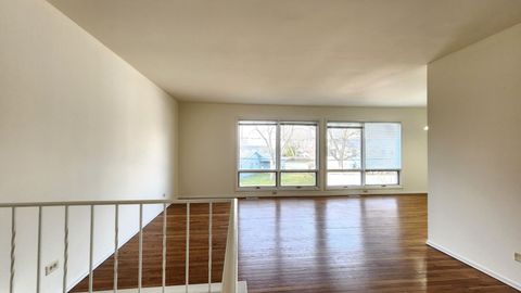 Tiny photo for 1360 Devonshire Lane, Hoffman Estates, IL 60169 (MLS # 12548114)