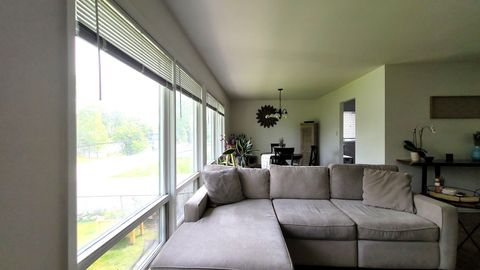 Tiny photo for 1360 Devonshire Lane, Hoffman Estates, IL 60169 (MLS # 12548114)