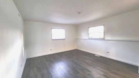 Tiny photo for 1360 Devonshire Lane, Hoffman Estates, IL 60169 (MLS # 12548114)