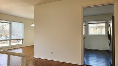 Tiny photo for 1360 Devonshire Lane, Hoffman Estates, IL 60169 (MLS # 12548114)