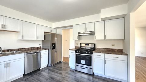 Tiny photo for 1360 Devonshire Lane, Hoffman Estates, IL 60169 (MLS # 12548114)