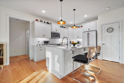 Tiny photo for 21 Brookstone Circle, Bloomington, IL 61704 (MLS # 12507221)