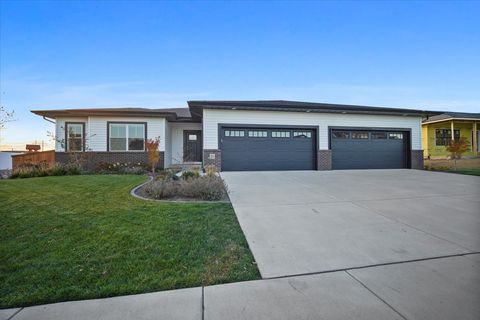 Tiny photo for 21 Brookstone Circle, Bloomington, IL 61704 (MLS # 12507221)