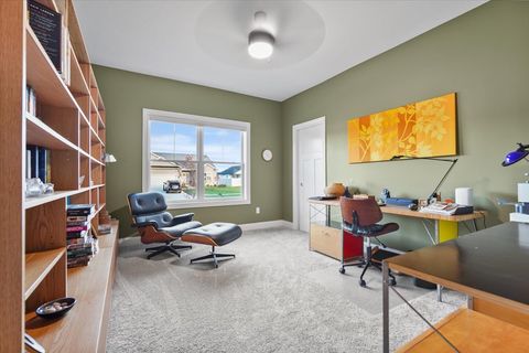 Tiny photo for 21 Brookstone Circle, Bloomington, IL 61704 (MLS # 12507221)