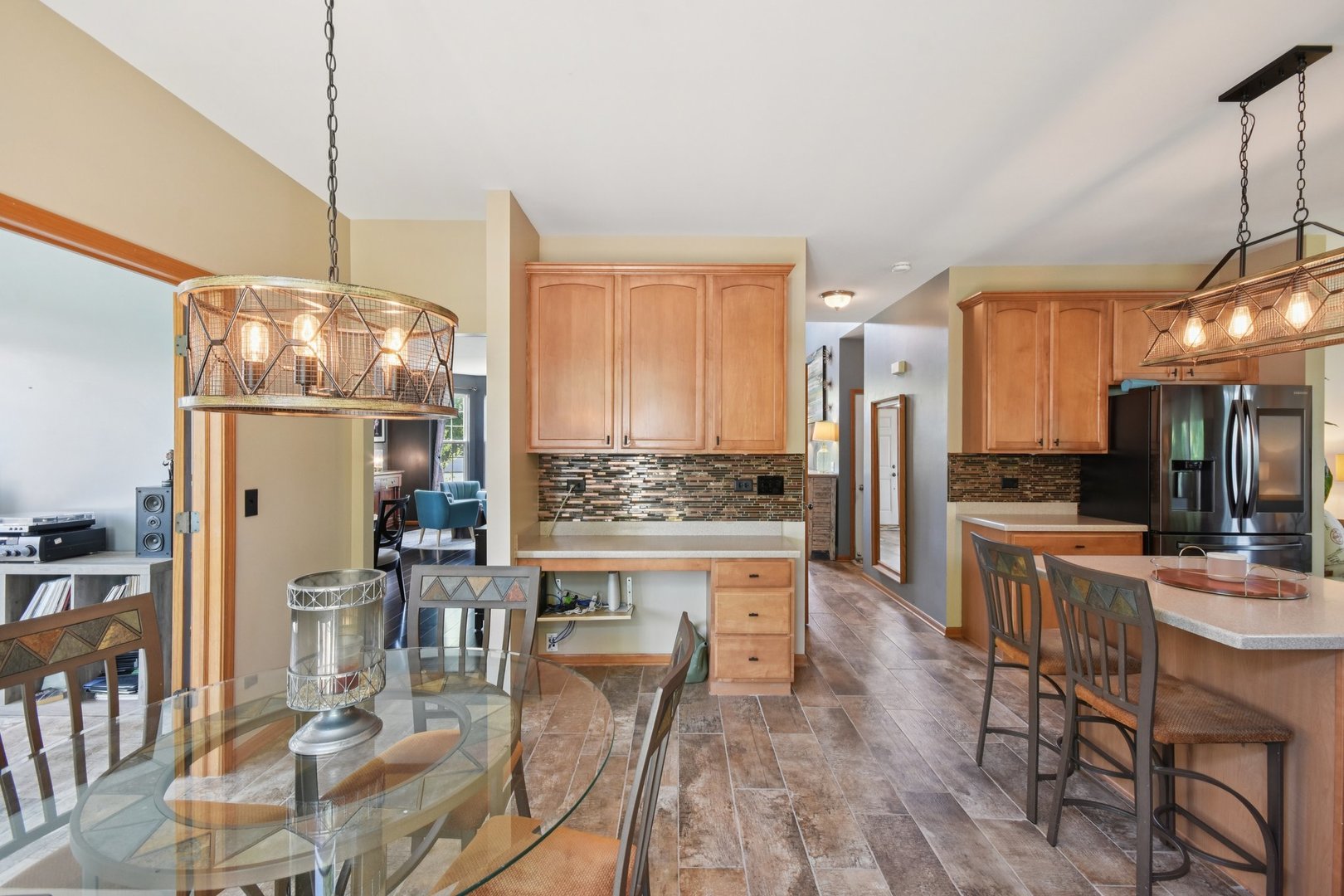 2590 Hennig Road