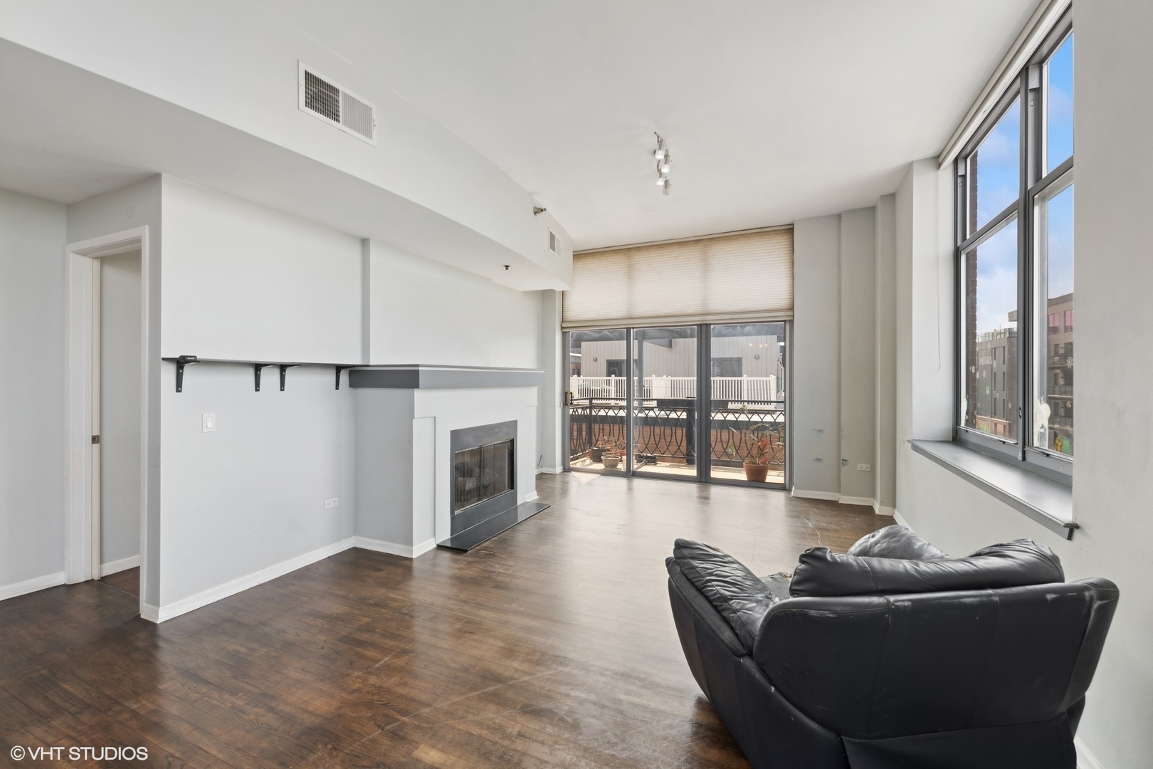 1201 W ADAMS Street 811