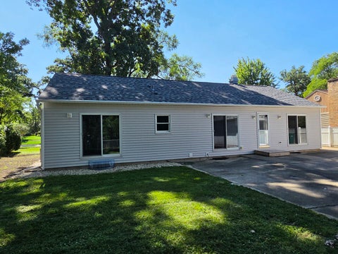 Tiny photo for 21 Crestview Terrace, Buffalo Grove, IL 60089 (MLS # 12743029)