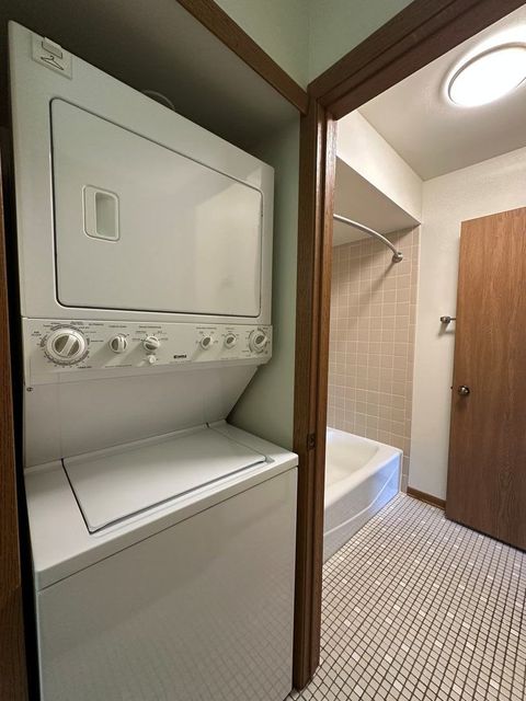 Tiny photo for 5 Cedar Court #5, Vernon Hills, IL 60061 (MLS # 12581680)