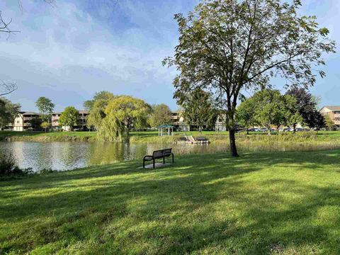 Tiny photo for 5 Cedar Court #5, Vernon Hills, IL 60061 (MLS # 12581680)