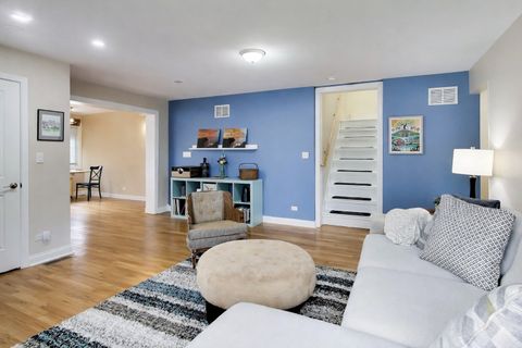 Tiny photo for 1120 N Haddow Avenue, Arlington Heights, IL 60004 (MLS # 12584599)