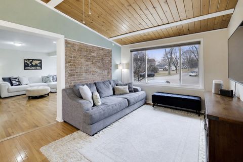 Tiny photo for 1120 N Haddow Avenue, Arlington Heights, IL 60004 (MLS # 12584599)