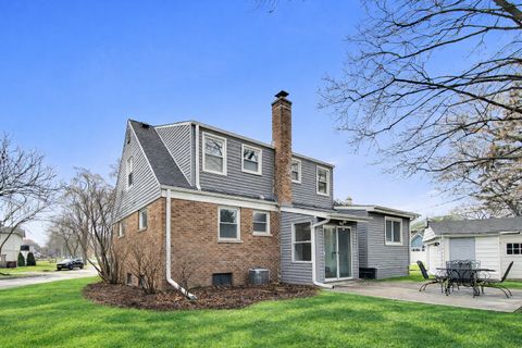 Tiny photo for 1120 N Haddow Avenue, Arlington Heights, IL 60004 (MLS # 12584599)