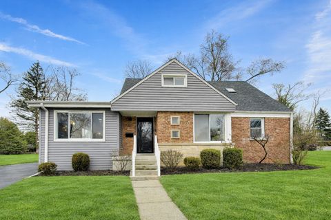 Photo of 1120 N Haddow Avenue, Arlington Heights, IL 60004 (MLS # 12584599)