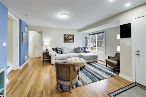 Tiny photo for 1120 N Haddow Avenue, Arlington Heights, IL 60004 (MLS # 12584599)