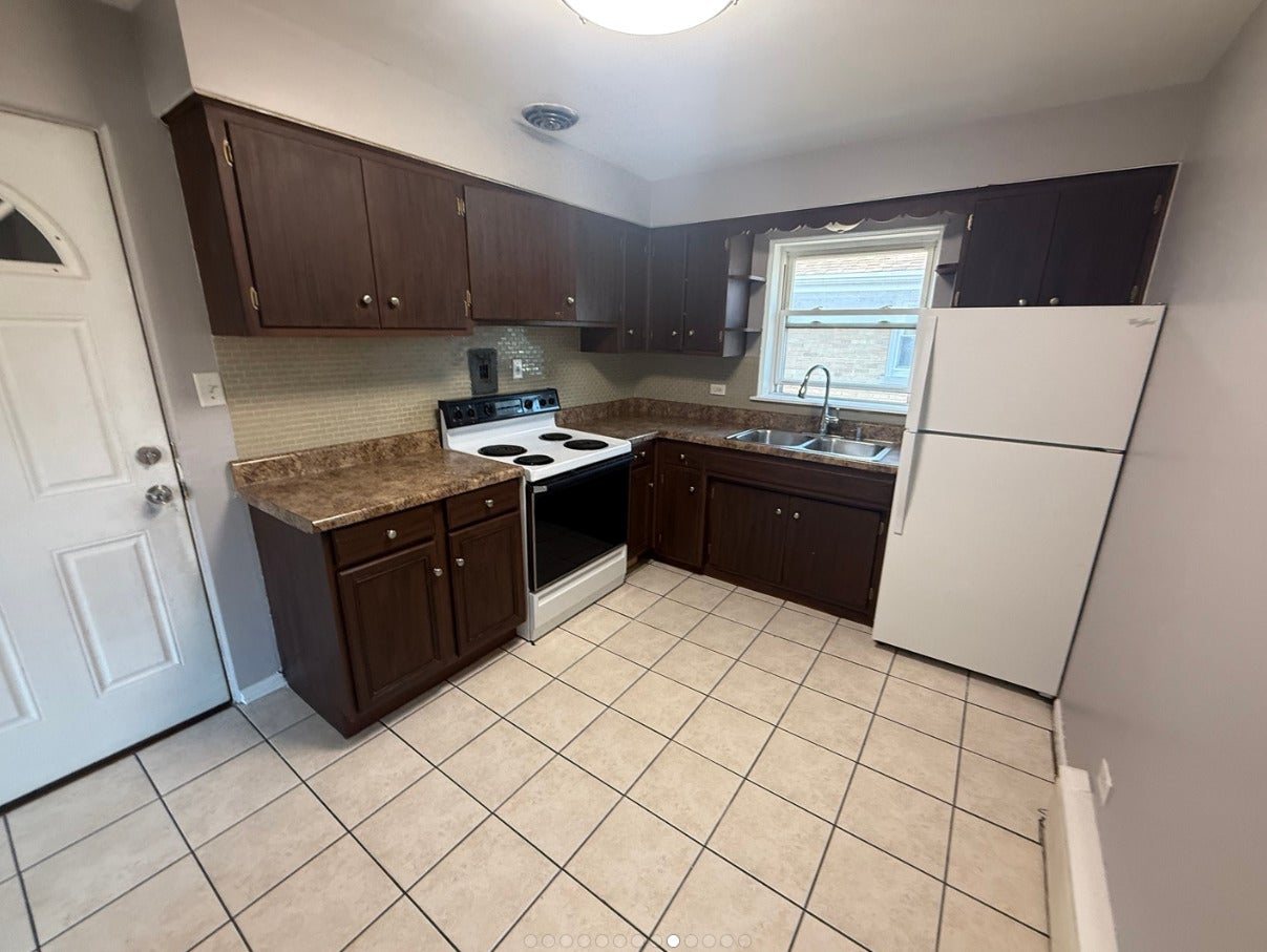 3112 Calwagner Street 1E