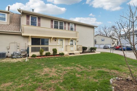 Tiny photo for 225 Foxhead Court #B, Bolingbrook, IL 60440 (MLS # 12612396)