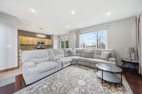 Tiny photo for 2021 CYPRESS Court, Glendale Heights, IL 60139 (MLS # 12602093)