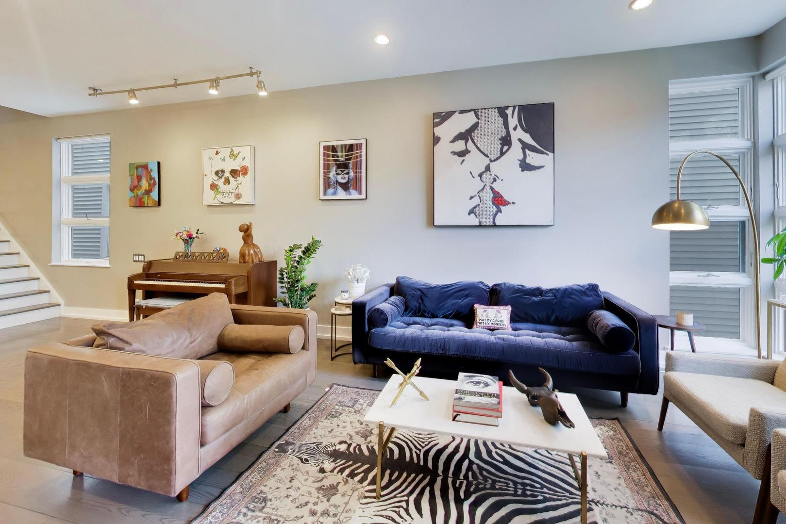 2241 W Melrose Street