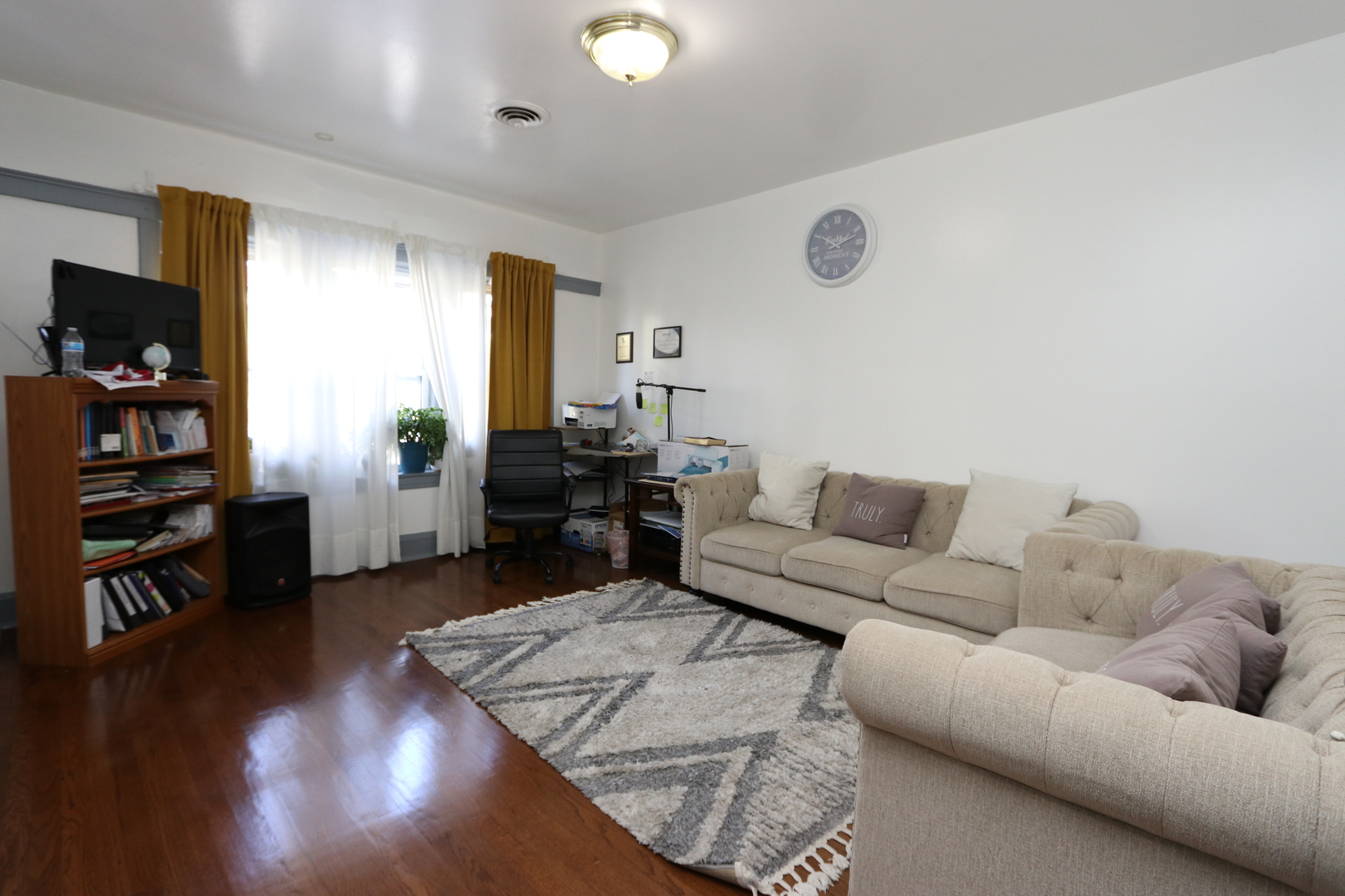 2913 N Cicero Avenue