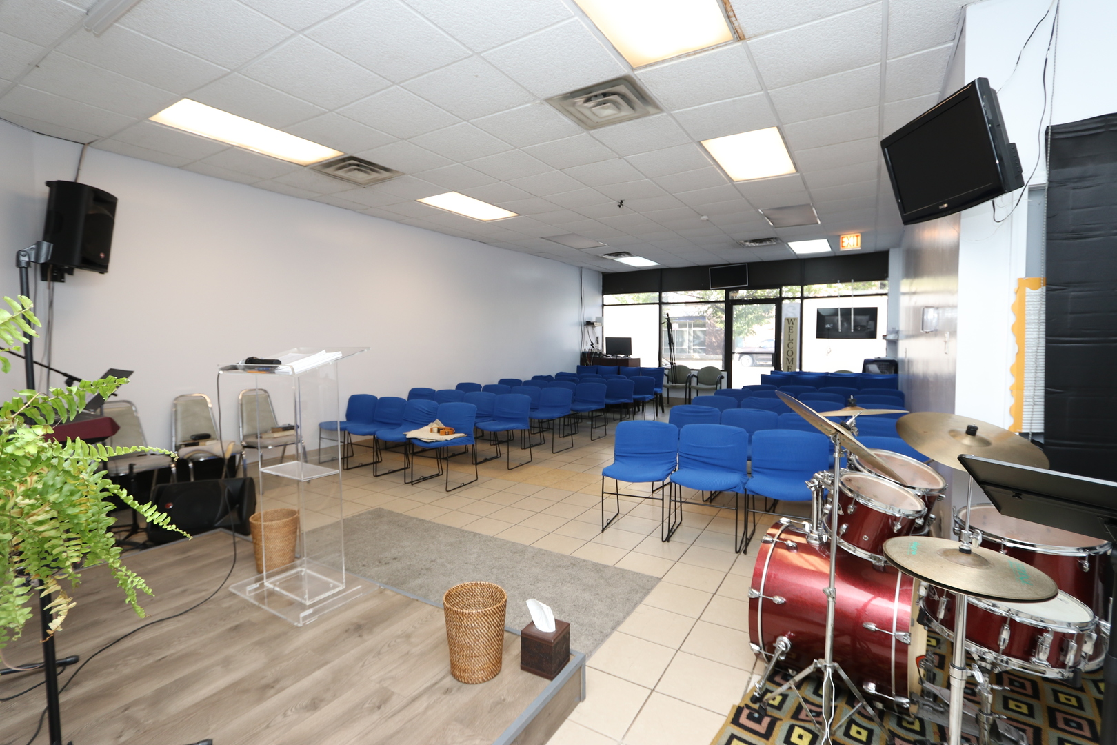 2913 N Cicero Avenue