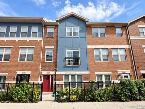 Photo of 3239 S Stewart Avenue, Chicago, IL 60616 (MLS # 12768077)