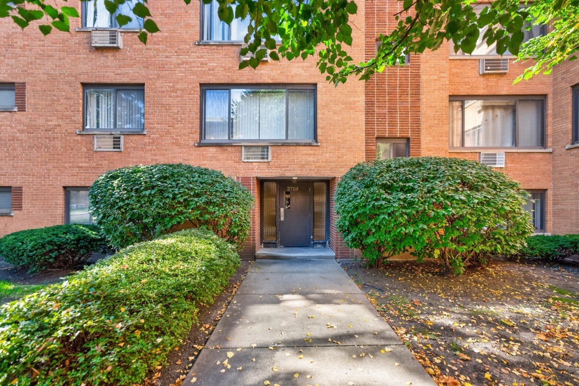2710 W LUNT Avenue 107