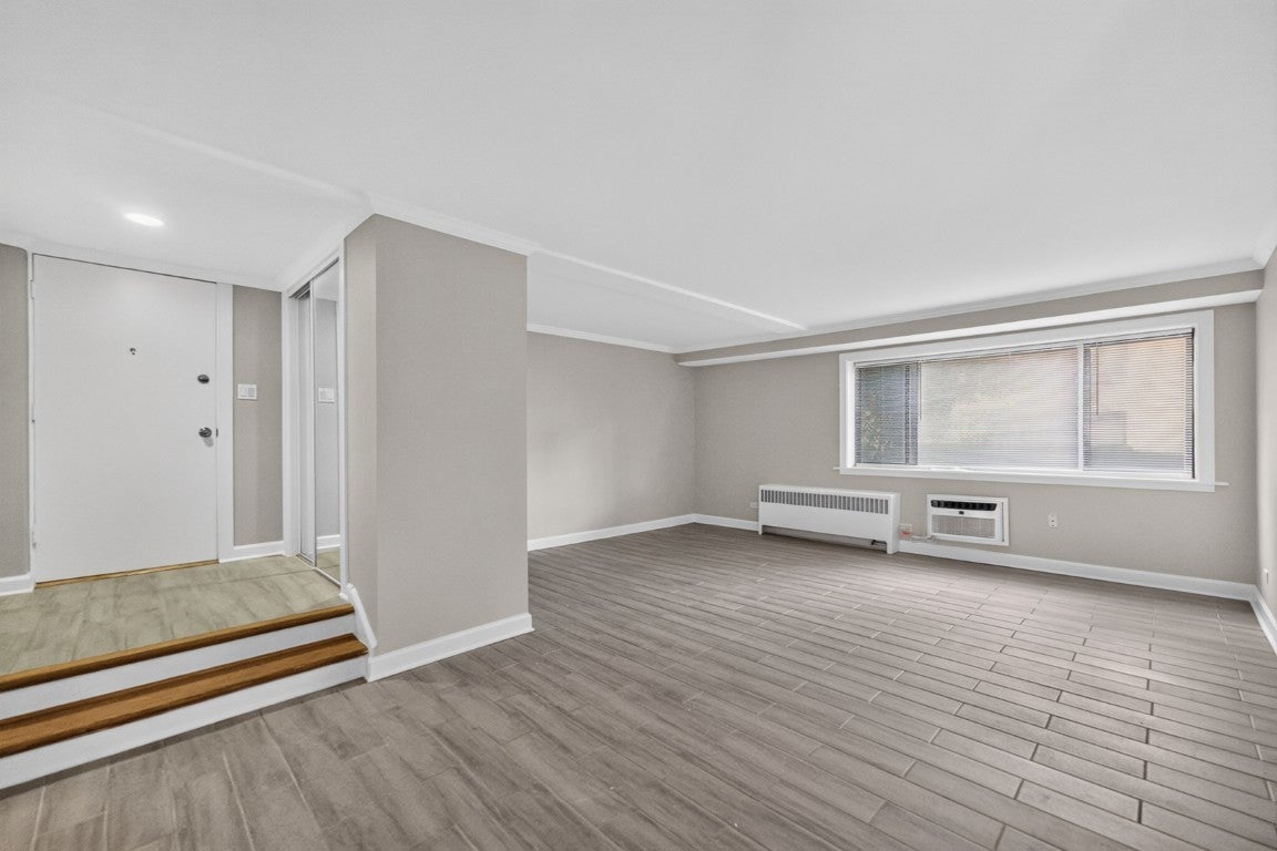 2710 W LUNT Avenue 107
