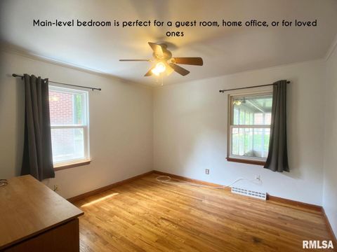 Tiny photo for 404 S ORCHARD Drive, Carbondale, IL 62901 (MLS # EB459988)