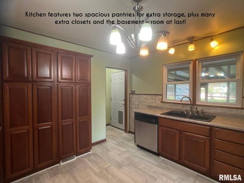 Tiny photo for 404 S ORCHARD Drive, Carbondale, IL 62901 (MLS # EB459988)