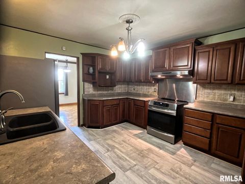 Tiny photo for 404 S ORCHARD Drive, Carbondale, IL 62901 (MLS # EB459988)