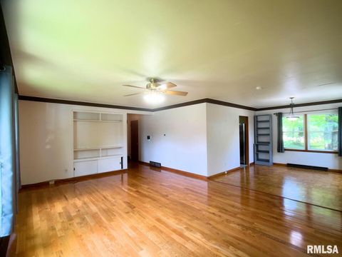 Tiny photo for 404 S ORCHARD Drive, Carbondale, IL 62901 (MLS # EB459988)