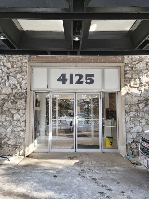 Photo of 4125 N Keystone Avenue #406, Chicago, IL 60641 (MLS # 12557361)