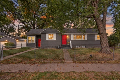 Tiny photo for 801 N Busey Avenue, Urbana, IL 61801 (MLS # 12782594)