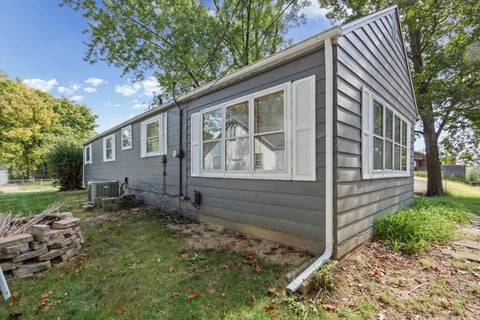 Tiny photo for 801 N Busey Avenue, Urbana, IL 61801 (MLS # 12782594)