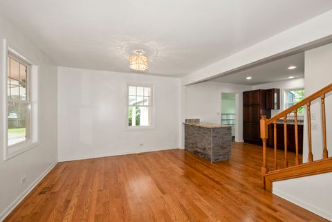 Tiny photo for 13942 Long Avenue, Crestwood, IL 60418 (MLS # 12482562)