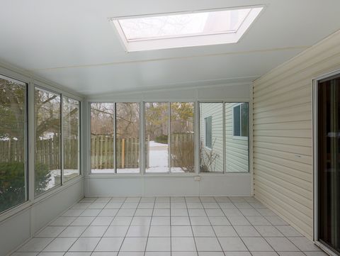 Tiny photo for 1008 Victoria Drive, Fox River Grove, IL 60021 (MLS # 12562658)