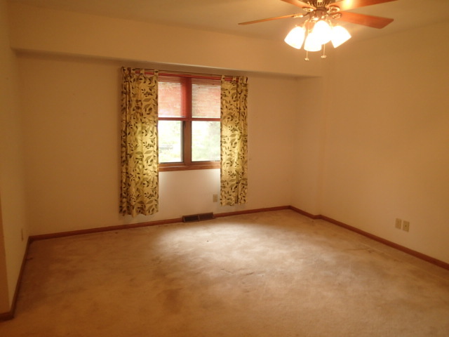 3430 TREADWAY Court