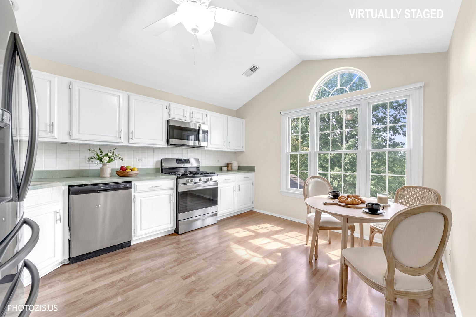 30W111 Fairfax Court 30w111