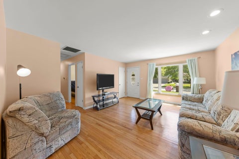 Tiny photo for 15200 Oxford Drive, Oak Forest, IL 60452 (MLS # 12693934)