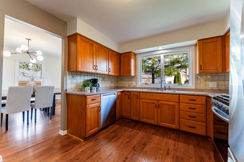 Tiny photo for 121 N Glendale Avenue, Barrington, IL 60010 (MLS # 12601597)