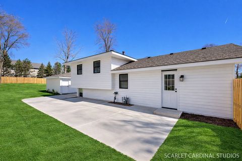 Tiny photo for 22W080 Valleyview Drive, Glen Ellyn, IL 60137 (MLS # 12615153)