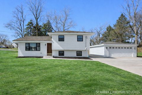 Tiny photo for 22W080 Valleyview Drive, Glen Ellyn, IL 60137 (MLS # 12615153)