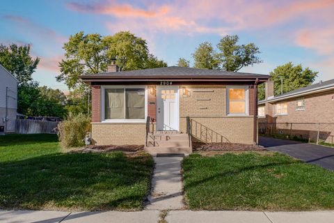 Photo of 2904 140th Street, Blue Island, IL 60406 (MLS # 12492164)