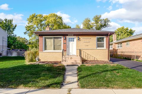 Tiny photo for 2904 140th Street, Blue Island, IL 60406 (MLS # 12492164)