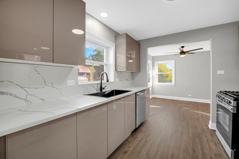 Tiny photo for 2904 140th Street, Blue Island, IL 60406 (MLS # 12492164)