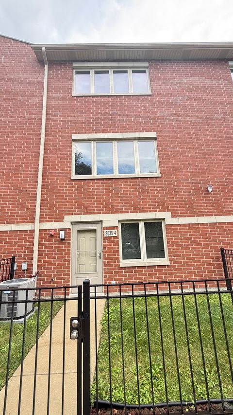 3535 S Maplewood Avenue 4 Chicago IL 60632